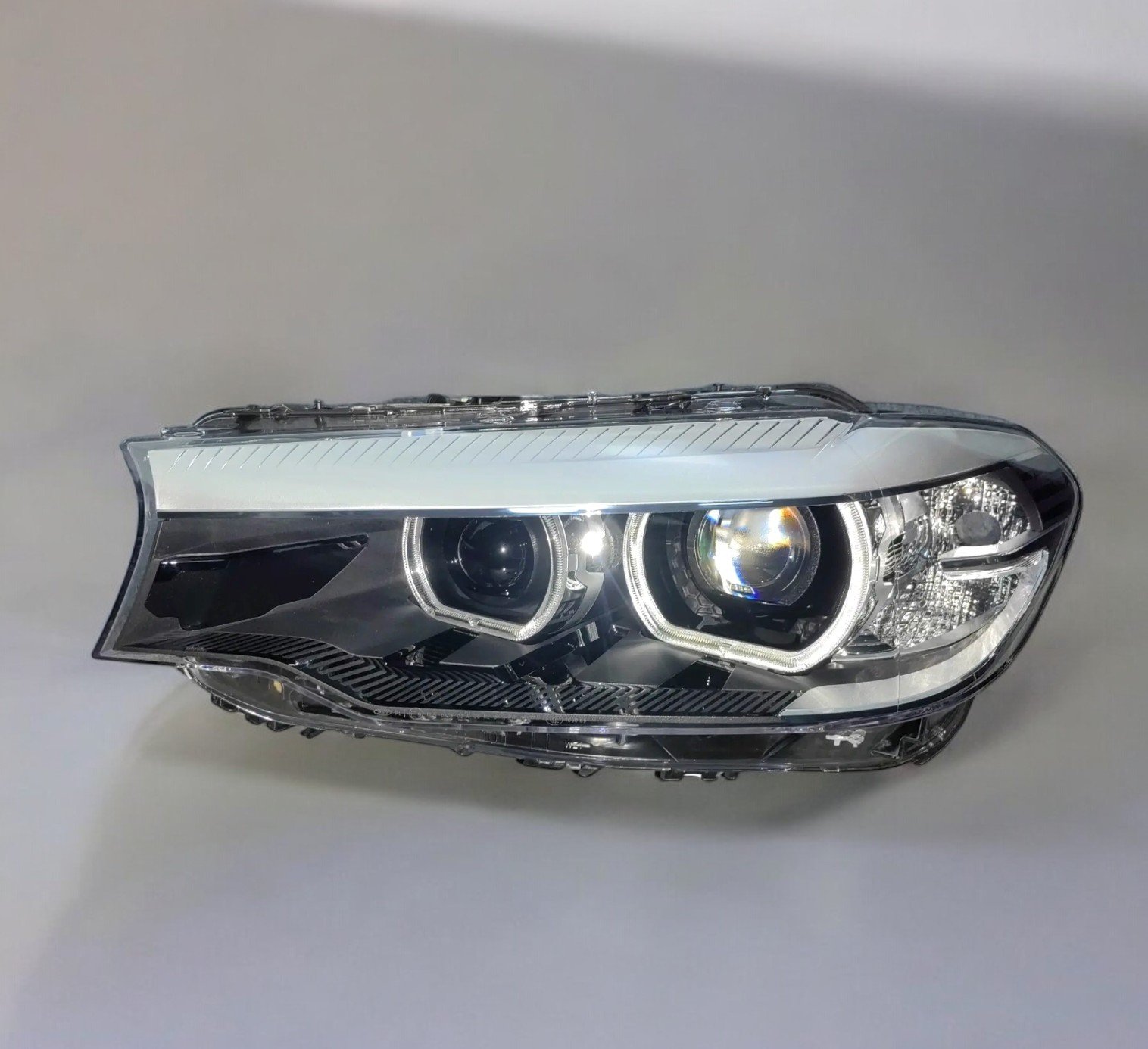 Paire de phares avant LED d’origine BMW Série 5 G30 / G38 gauche + droit reconditionnés — vue 2