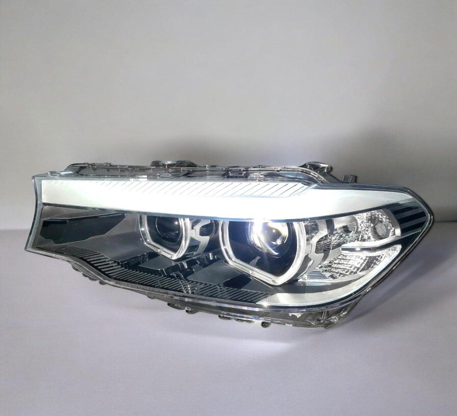 Paire de phares avant LED d’origine BMW Série 5 G30 / G38 gauche + droit reconditionnés